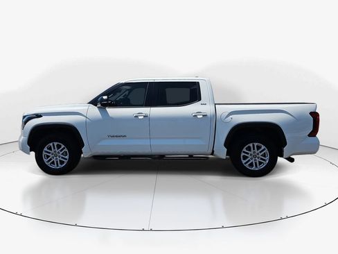 Used 2022 Toyota Tundra SR5 w/ SR5 Premium Package AWD/4WD image 10