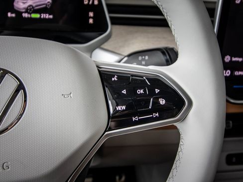 New 2025 Volkswagen ID. Buzz 1st Edition image 33