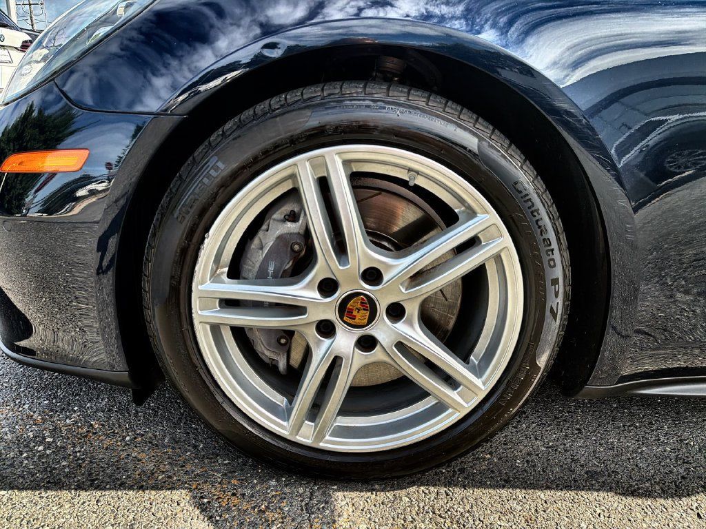 Used 2021 Porsche Panamera RWD image 16