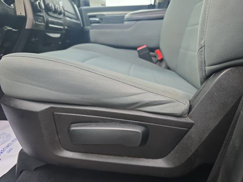 Used 2019 RAM 1500 Classic SLT image 14
