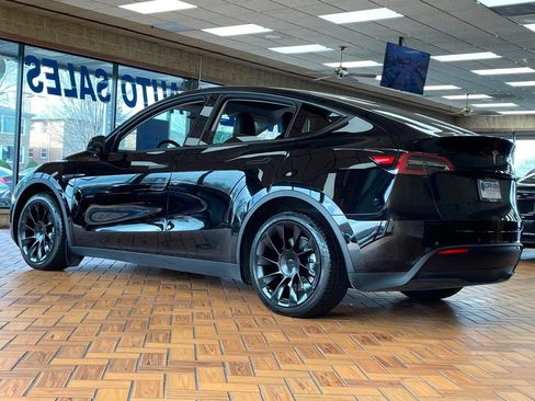 Used 2022 Tesla Model Y Long Range image 6