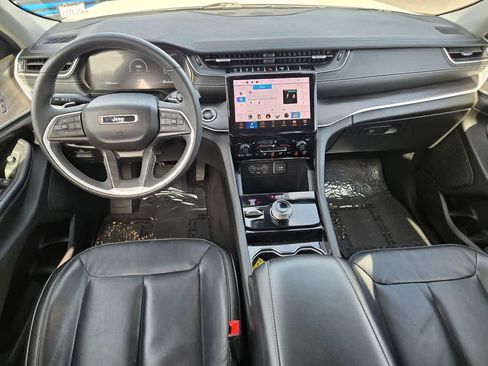 Used 2023 Jeep Grand Cherokee Limited AWD/4WD image 9