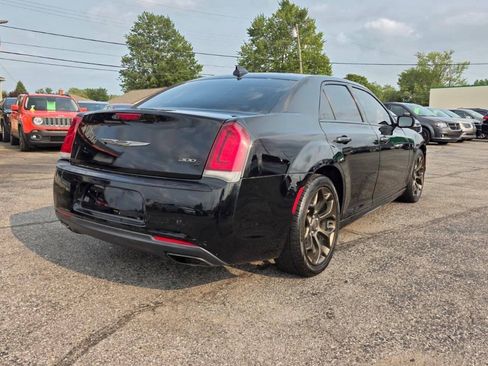 Used 2018 Chrysler 300 S w/ 300S Alloy Package RWD image 5