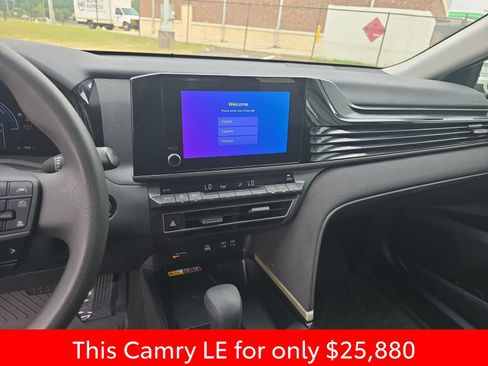 Used 2025 Toyota Camry LE FWD image 25