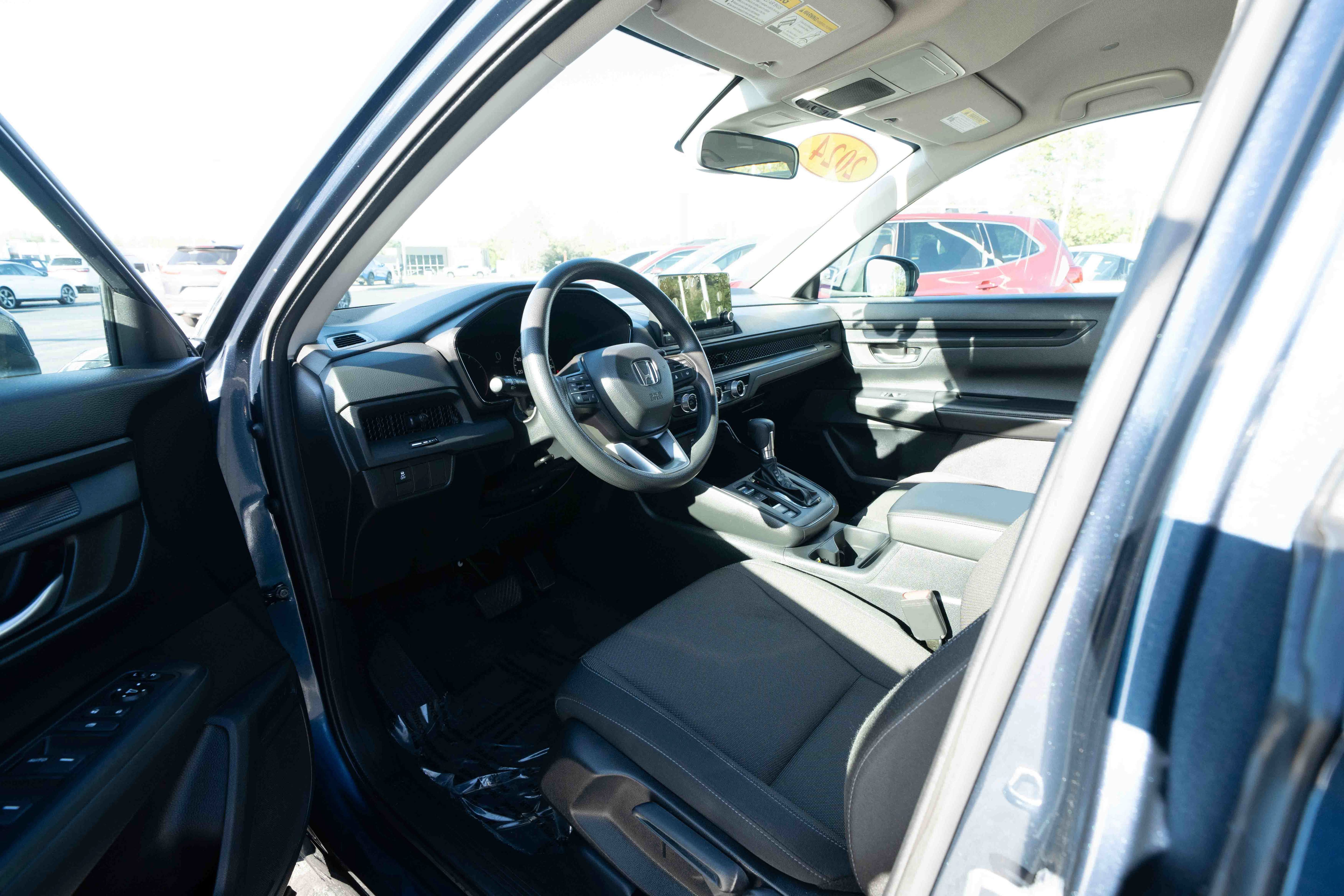 Used 2024 Honda CR-V LX image 8