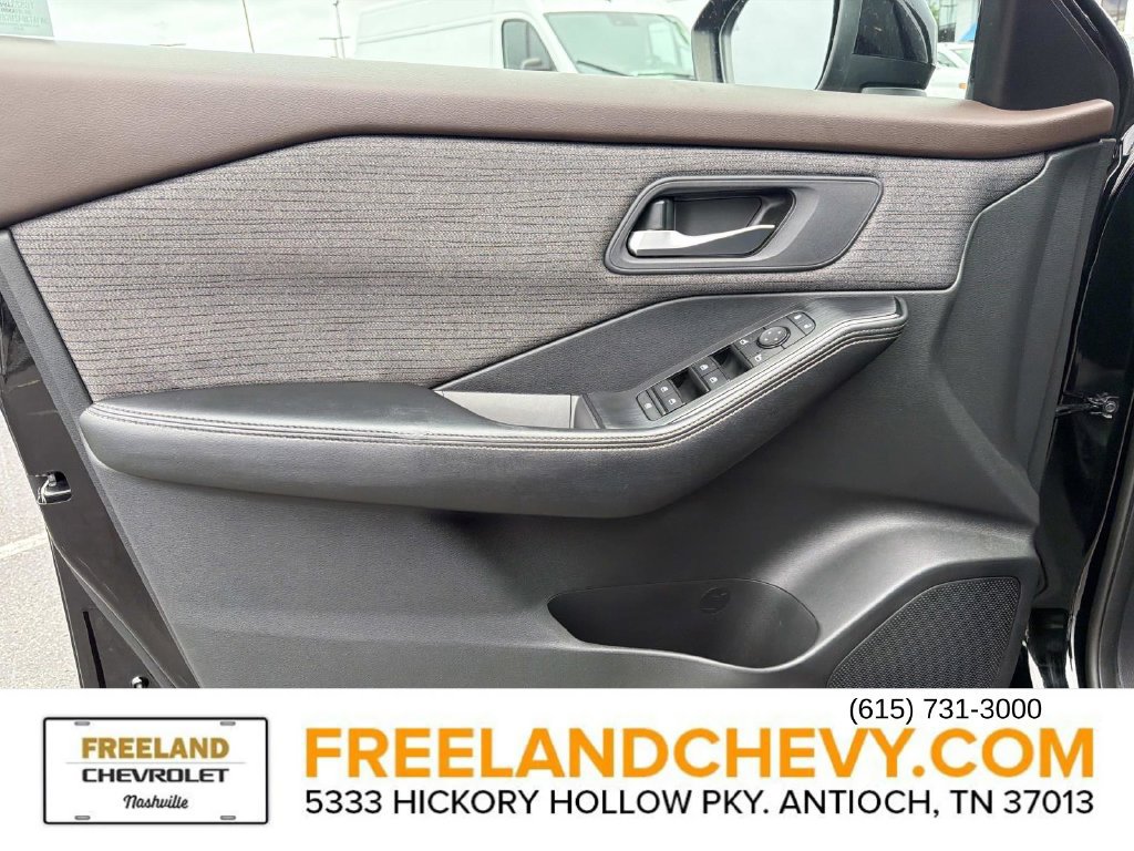 Used 2021 Nissan Rogue SV FWD image 24