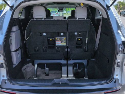 Certified 2025 Toyota Sienna LE FWD image 13