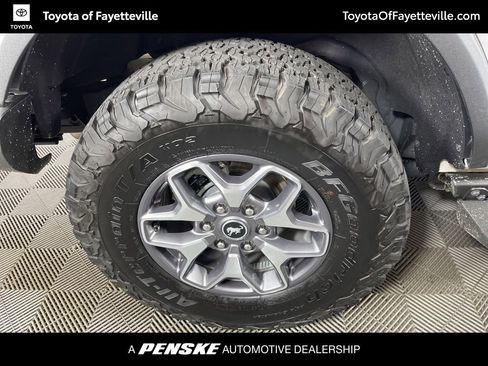 Used 2025 Ford Bronco Badlands image 12