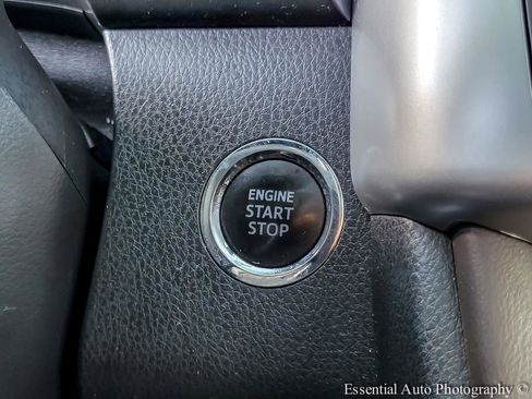 Used 2019 Toyota Highlander XLE image 20