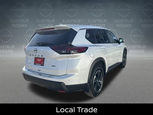 Certified 2025 Nissan Rogue SV image 7