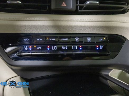 Used 2022 Buick Envision Avenir w/ Technology Package II FWD image 23