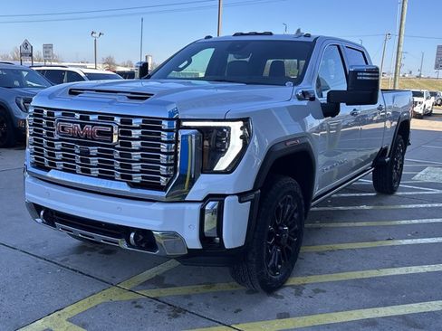 New 2026 GMC Sierra 2500 Denali w/ Denali Reserve Package image 8
