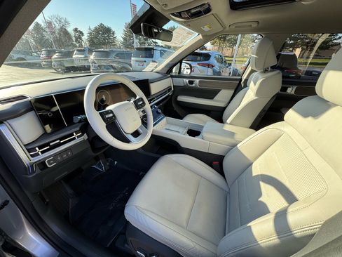 Used 2024 Hyundai Santa Fe Limited image 3