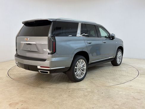Certified 2026 Cadillac Escalade Luxury w/ LPO, Floor Liner Package AWD/4WD image 9