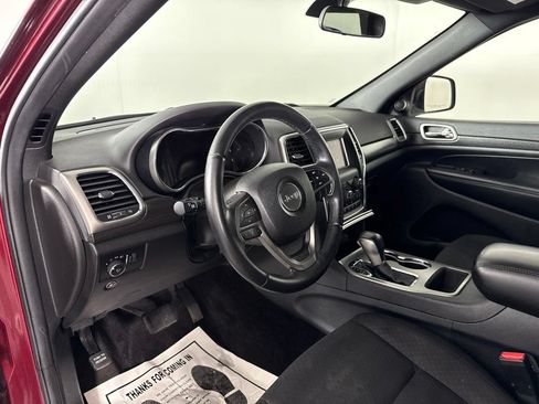 Used 2018 Jeep Grand Cherokee Laredo AWD/4WD image 14