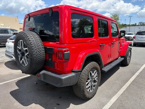 Used 2024 Jeep Wrangler Unlimited Sahara w/ Technology Group AWD/4WD image 9