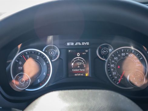 Used 2022 RAM 3500 Big Horn image 14