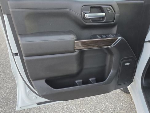 Used 2021 Chevrolet Silverado 1500 LT Trail Boss w/ Convenience Package II image 34