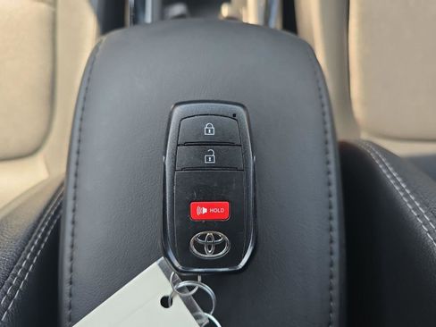 Used 2024 Toyota Corolla Cross XLE AWD/4WD image 12