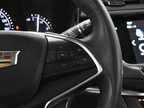 Used 2018 Cadillac XT5 Luxury w/ Driver Awareness Package image 8