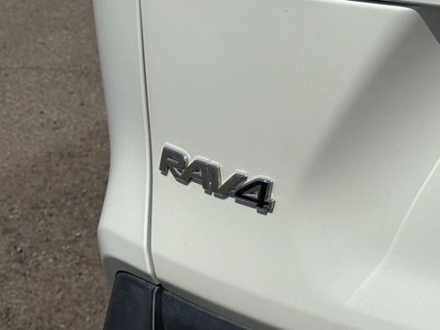 Used 2019 Toyota RAV4 Limited w/ Advanced Technology Package FWD image 9