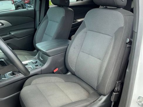 Used 2023 Chevrolet Traverse LT FWD image 38