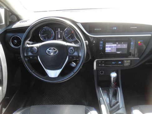 Used 2019 Toyota Corolla SE FWD image 10