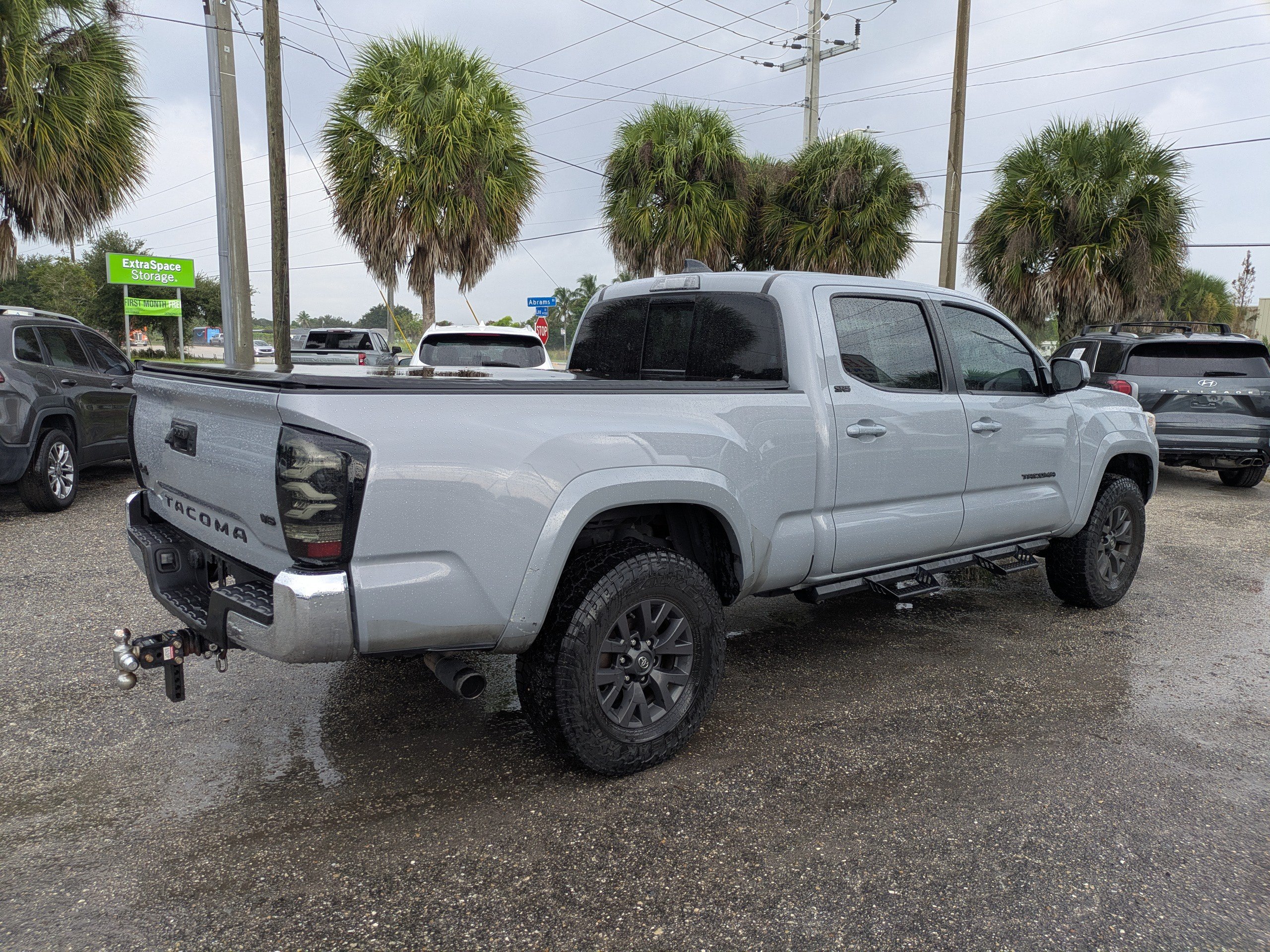 Used 2021 Toyota Tacoma SR5 AWD/4WD image 4