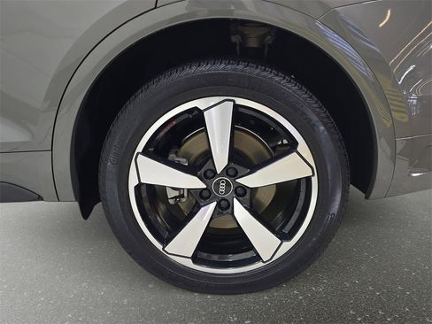 Used 2023 Audi Q5 2.0T Premium Plus w/ Premium Plus Package image 37