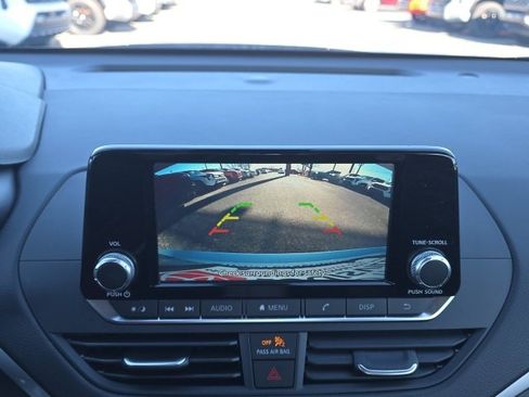 Used 2024 Nissan Altima 2.5 S image 18