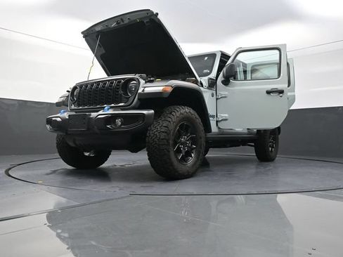 Used 2024 Jeep Wrangler Unlimited AWD/4WD image 32