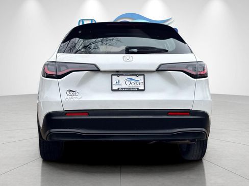Certified 2024 Honda HR-V LX image 4