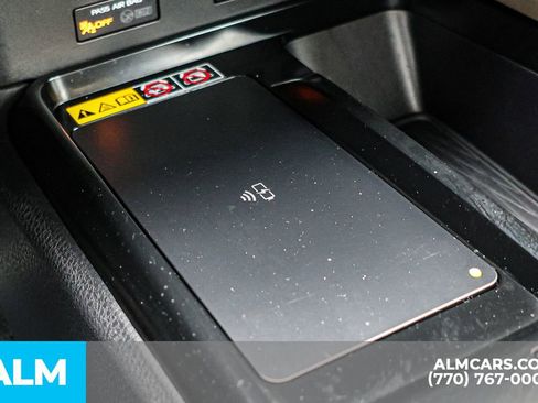 Used 2025 Toyota Camry LE image 43