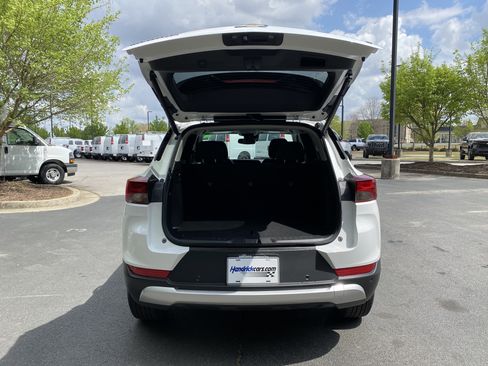 Used 2026 Chevrolet TrailBlazer LT w/ Convenience Package FWD image 11