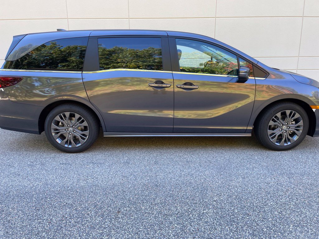 New 2027 Honda Odyssey Touring image 3