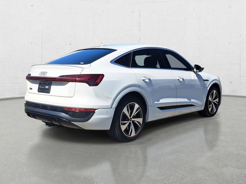 Used 2024 Audi Q8 e-tron Premium Plus image 5