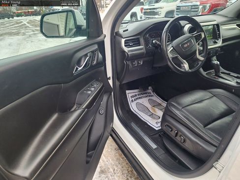 Used 2018 GMC Acadia SLT image 25