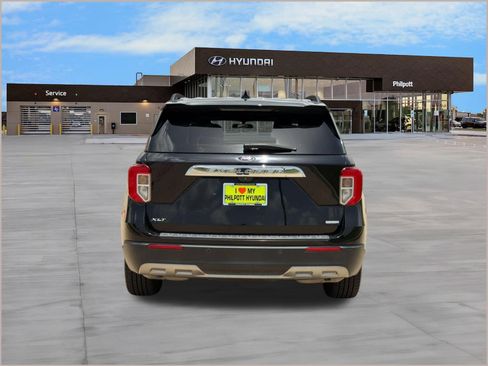 Used 2020 Ford Explorer XLT w/ Equipment Group 202A RWD image 10