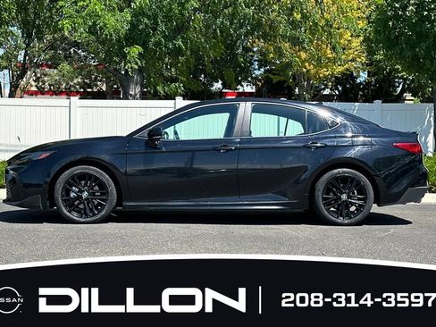 Used 2025 Toyota Camry SE FWD image 7