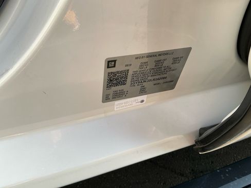 Used 2020 Cadillac Escalade ESV Premium Luxury image 28