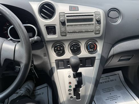 Used 2009 Toyota Matrix w/ PWR Pkg FWD image 11