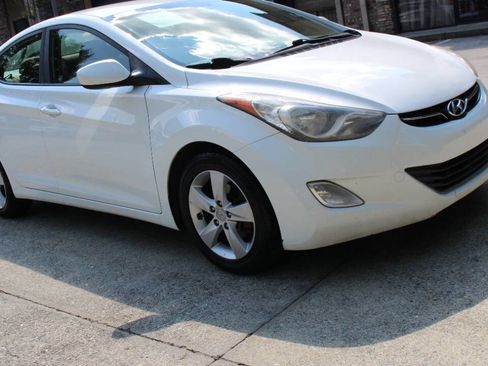 Used 2013 Hyundai Elantra GLS w/ Preferred Pkg image 6