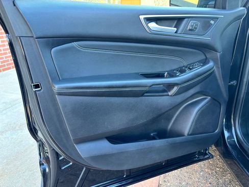 Used 2020 Ford Edge Titanium w/ Cargo Accessory Package AWD/4WD image 19