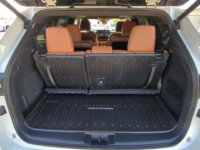 Used 2022 Toyota Highlander Platinum AWD/4WD image 10