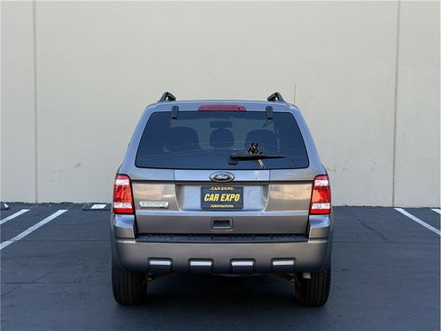 Used 2010 Ford Escape XLT image 4