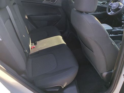 Used 2024 Kia Sportage LX image 31