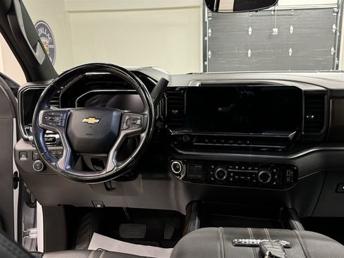 Used 2024 Chevrolet Silverado 2500 High Country w/ Technology Package AWD/4WD image 30