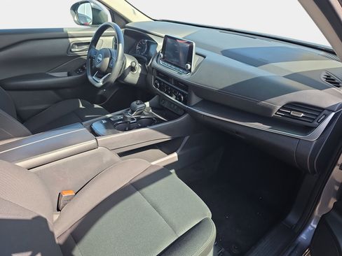 Used 2024 Nissan Rogue S FWD image 10