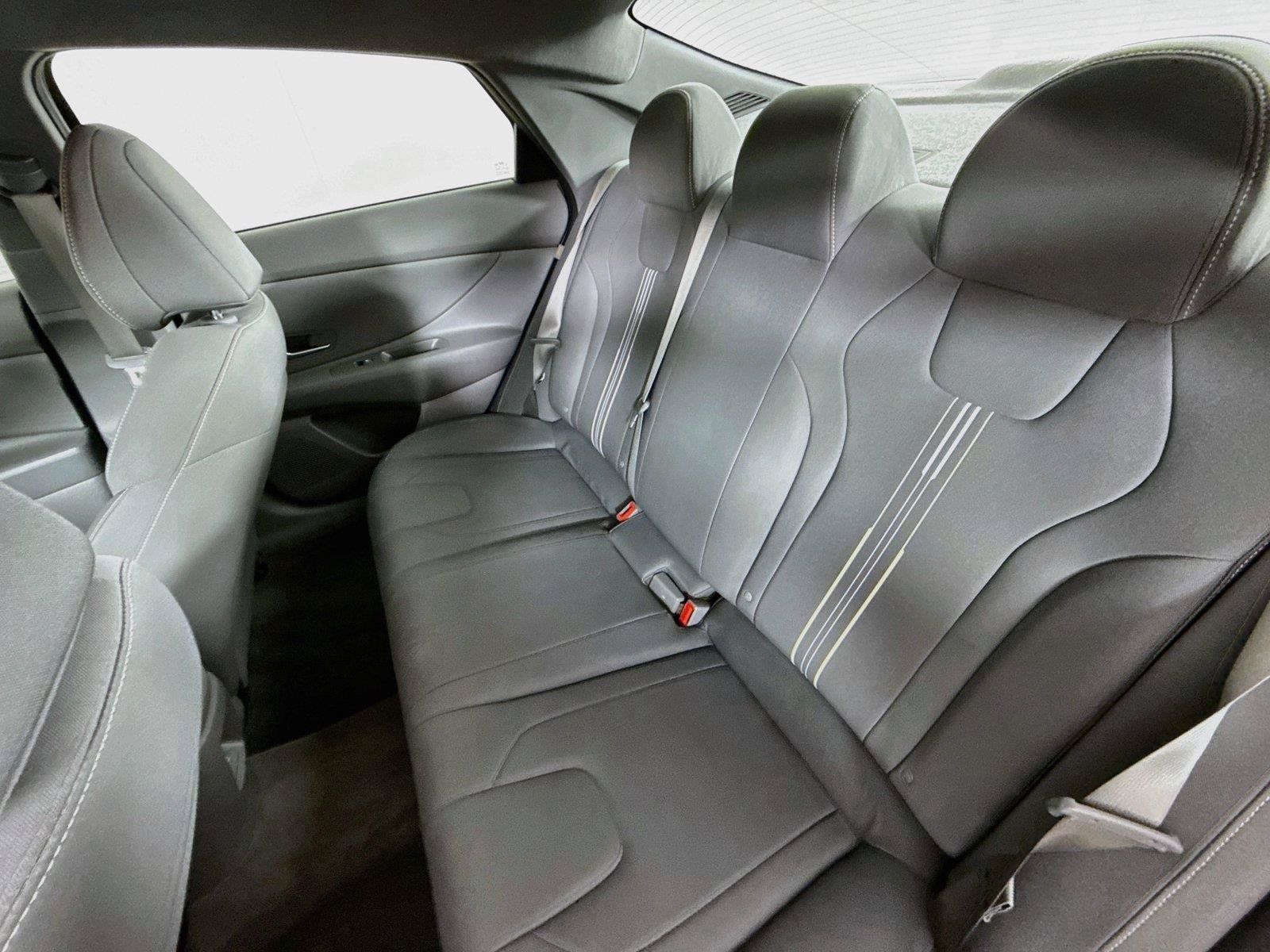 Used 2024 Hyundai Elantra SEL FWD image 11