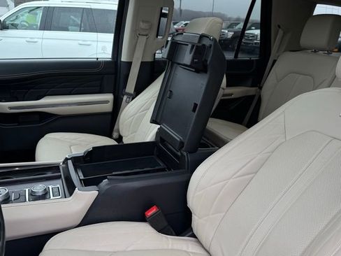 Certified 2022 Ford Expedition Platinum image 38